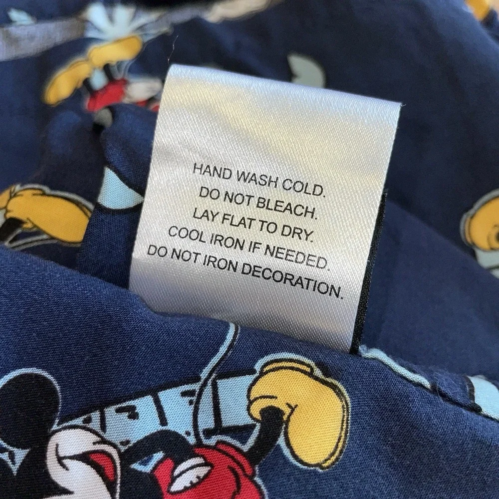Disney's Mickey Mouse Print Tropical Hawaiian Button Down Rayon Shirt Size: M‎ - Picture 9 of 9